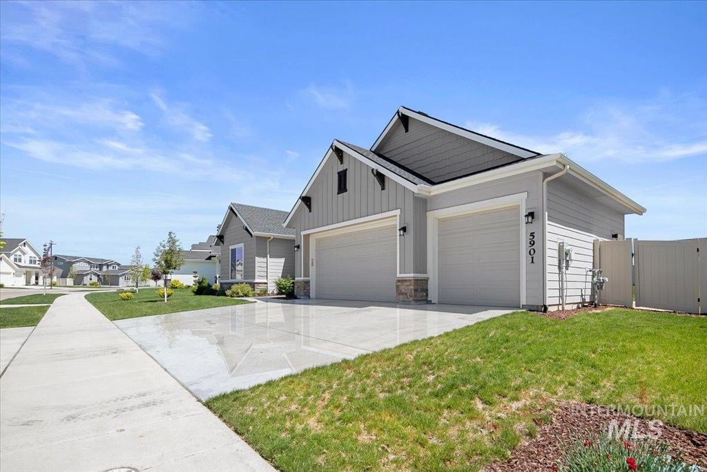 Photo of 5901 W Copperstone Ct, Meridian, ID 83646 (MLS # 98985602)