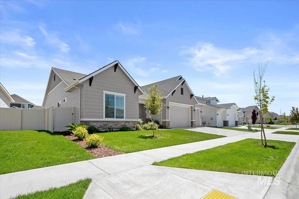 Photo of 5901 W Copperstone Ct, Meridian, ID 83646 (MLS # 98985602)
