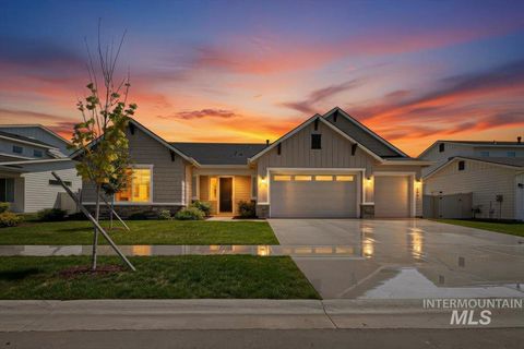 Photo of 5901 W Copperstone Ct, Meridian, ID 83646 (MLS # 98985602)