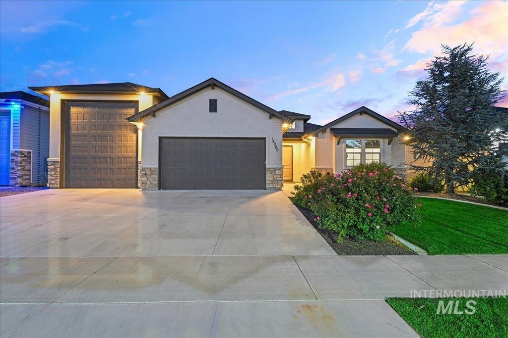 Photo of 18080 N Treeline Ave, Nampa, ID 83687 (MLS # 98999927)