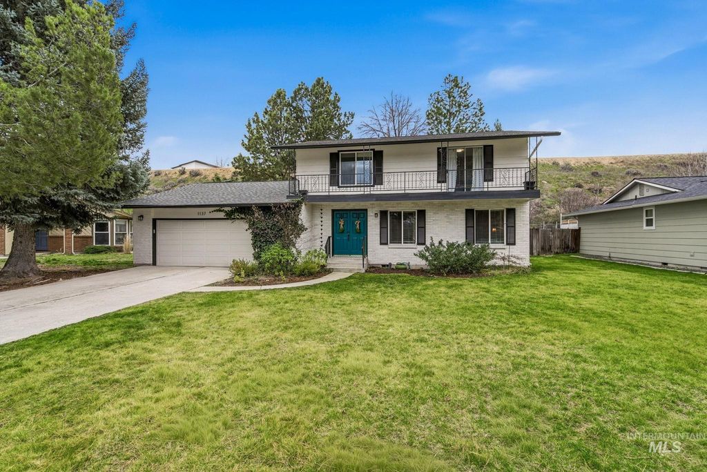 Photo of 1137 E Saratoga Dr, Boise, ID 83706 (MLS # 98976926)