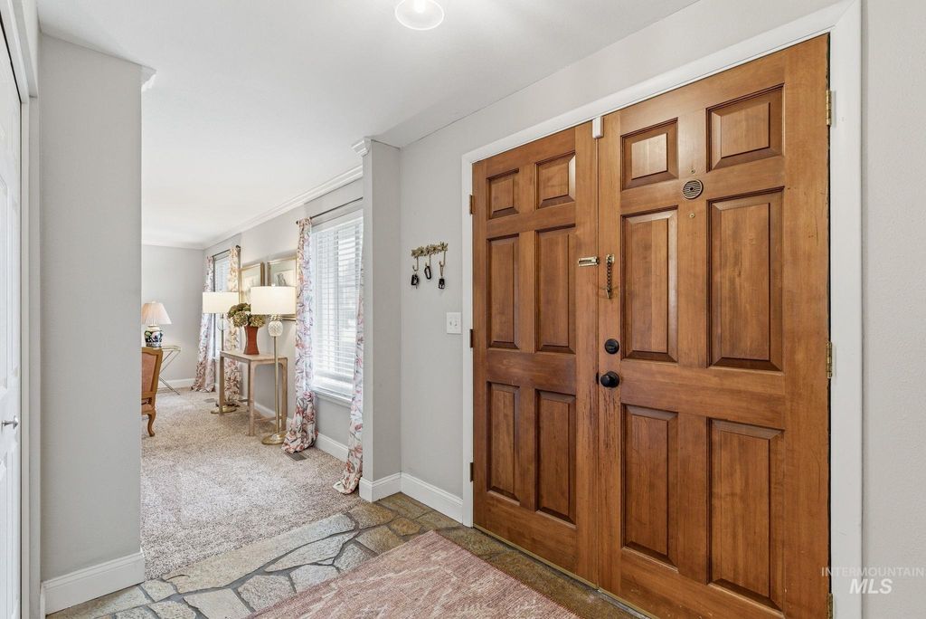 Photo of 1137 E Saratoga Dr, Boise, ID 83706 (MLS # 98976926)