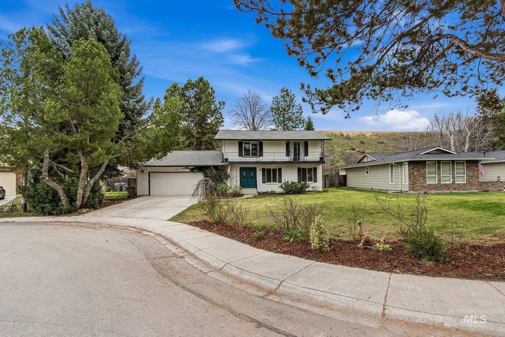 Photo of 1137 E Saratoga Dr, Boise, ID 83706 (MLS # 98976926)