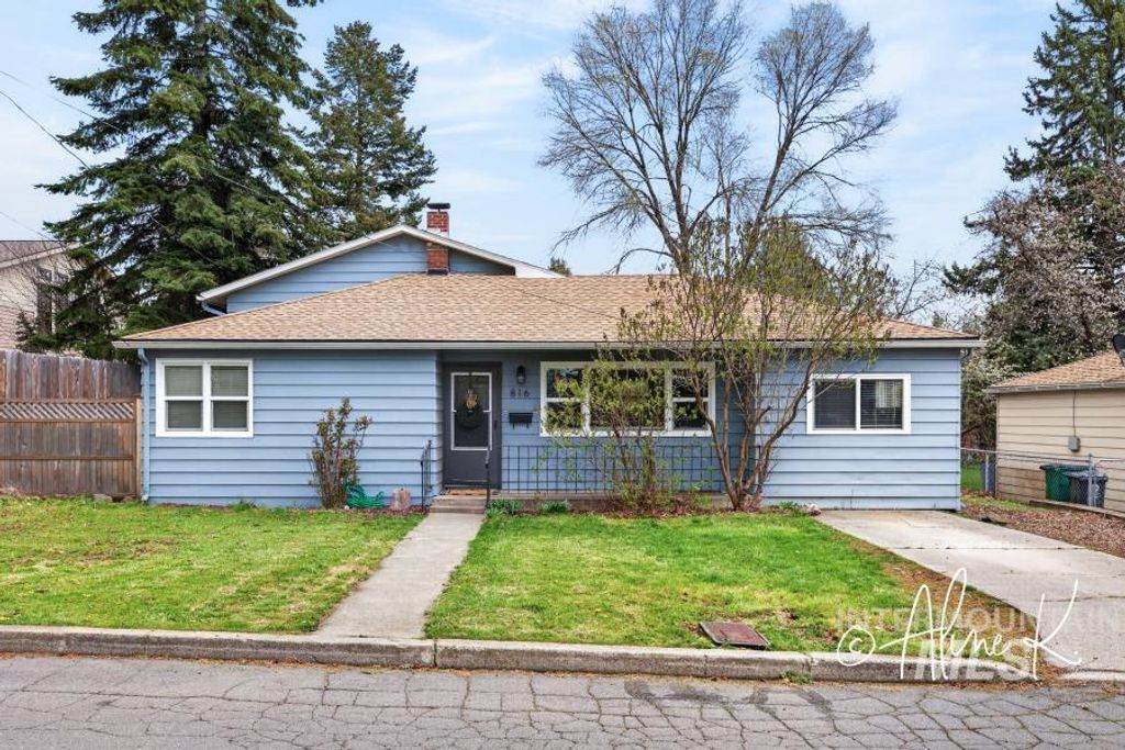 Photo of 816 S Lynn, Moscow, ID 83843 (MLS # 98982772)
