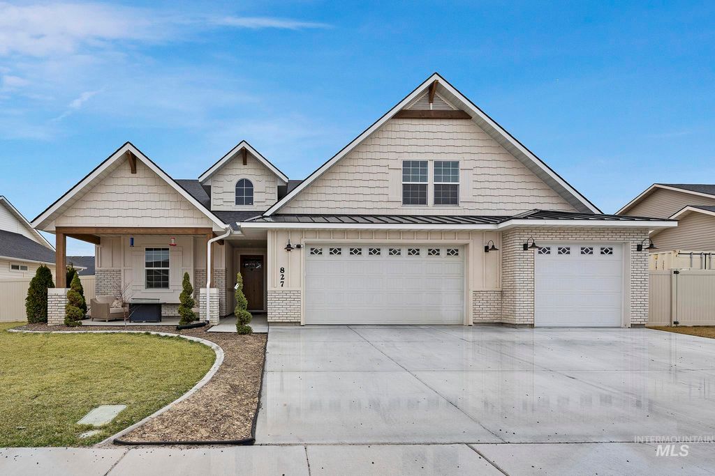 Photo of 827 Mossview Ave, Twin Falls, ID 83301 (MLS # 98977588)