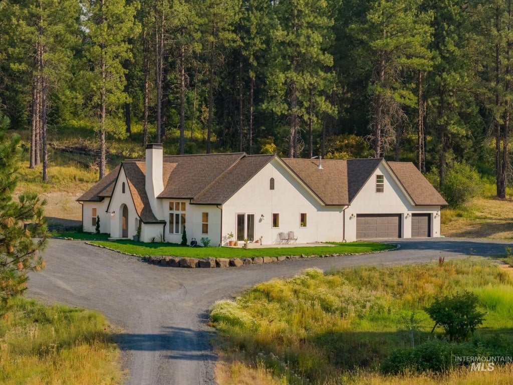 Photo of 1009 Promise Road, Troy, ID 83871 (MLS # 98997883)