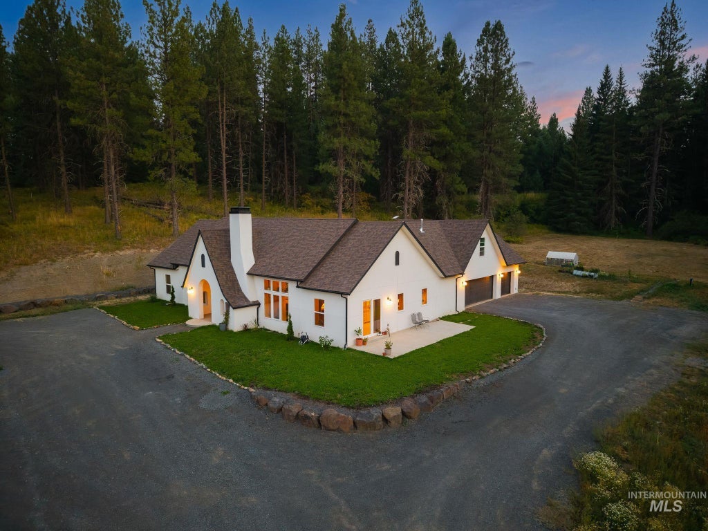 Photo of 1009 Promise Road, Troy, ID 83871 (MLS # 98997883)