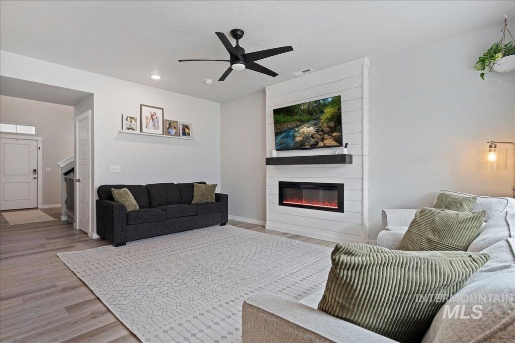 Photo of 5051 W Lesina St, Meridian, ID 83646 (MLS # 98973215)