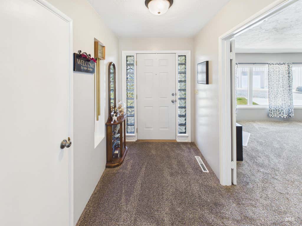 Photo of 253 N 700 West, Paul, ID 83347 (MLS # 98991037)