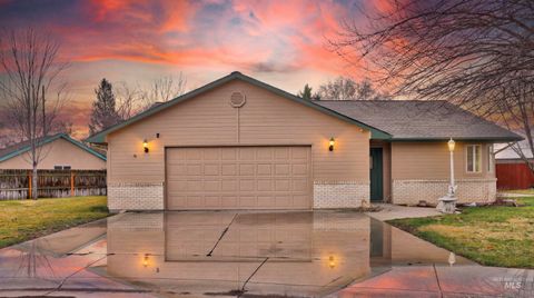 Photo of 719 Benton Avenue, Nampa, ID 83651 (MLS # 98975147)