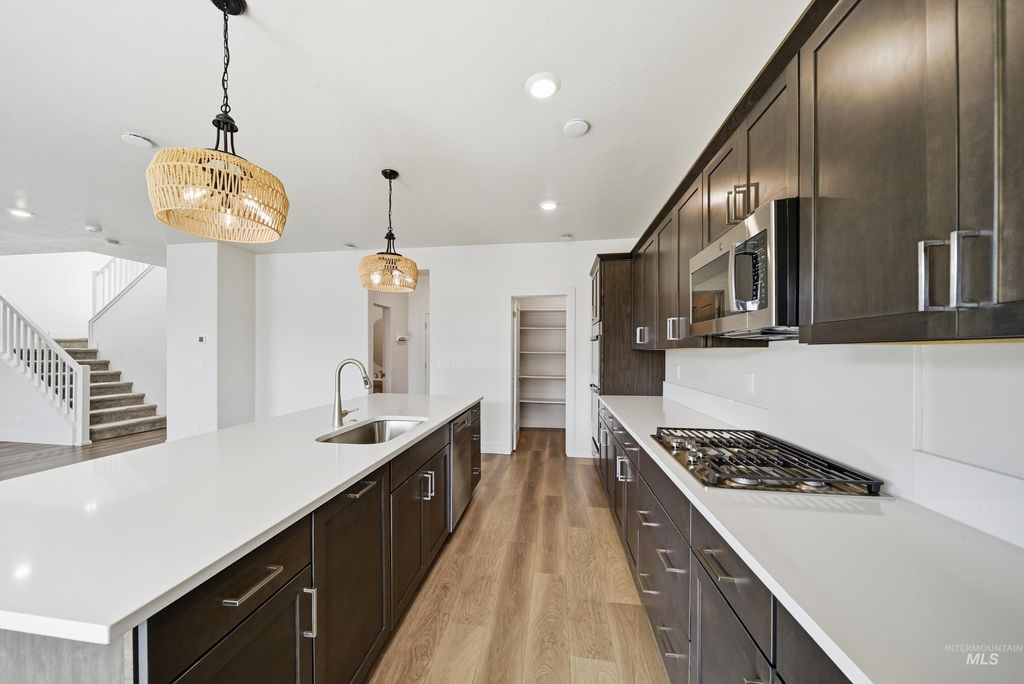Photo of 11079 Roaring Fork St, Caldwell, ID 83605 (MLS # 98982078)