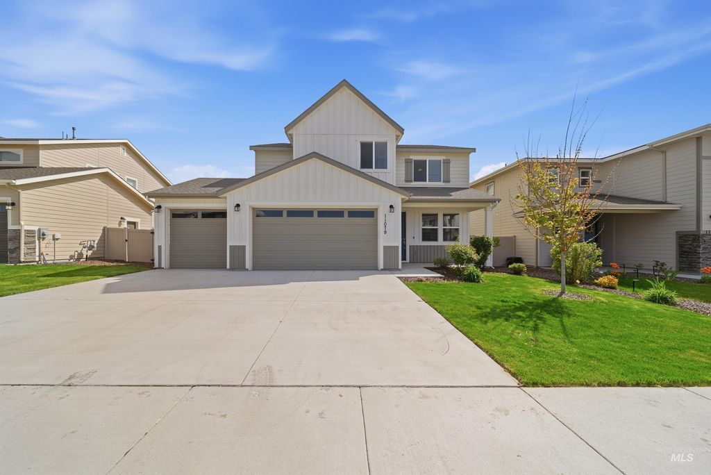 Photo of 11079 Roaring Fork St, Caldwell, ID 83605 (MLS # 98982078)