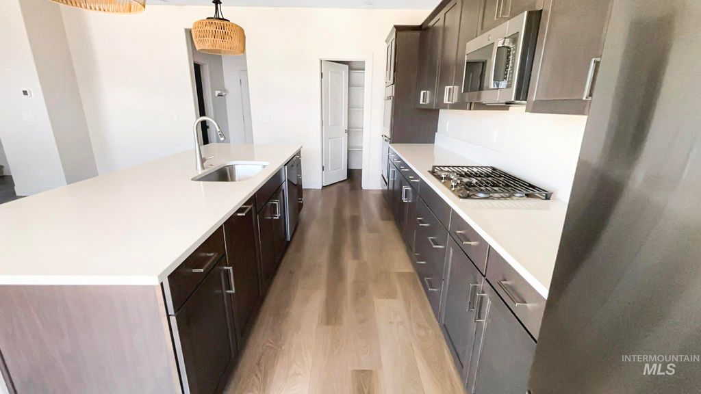 Photo of 11079 Roaring Fork St, Caldwell, ID 83605 (MLS # 98982078)