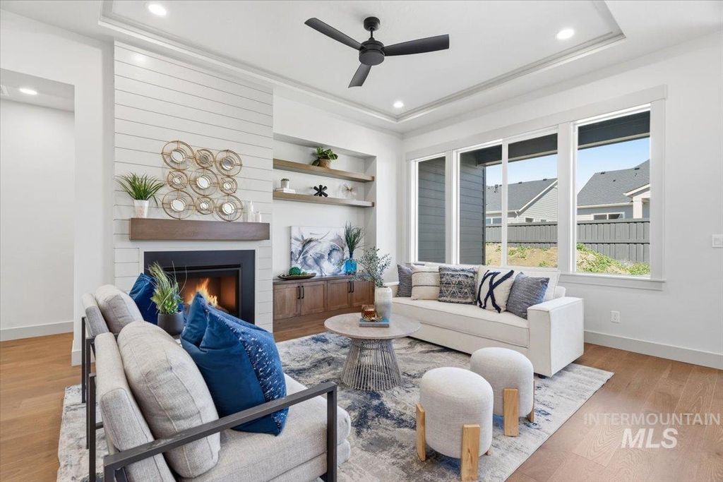 Photo of 983 E Crescendo St, Meridian, ID 83642 (MLS # 98979685)