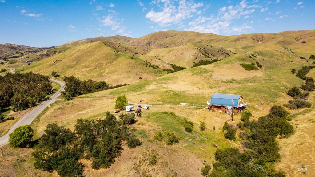 Photo of 442 Old Hwy 55, Horseshoe Bend, ID 83629 (MLS # 98954592)