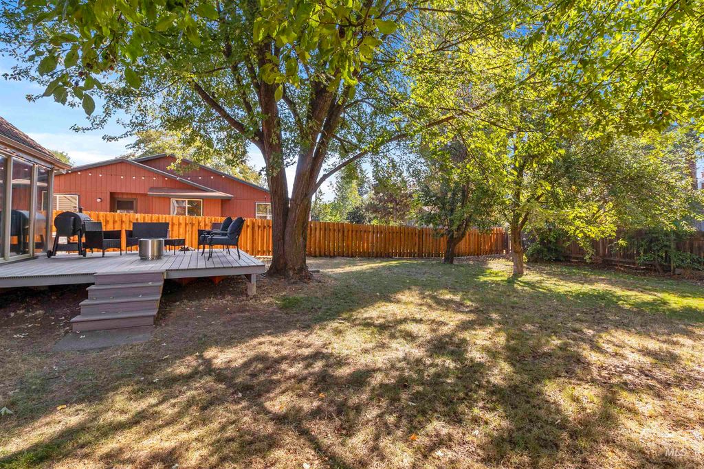 Photo of 1961 Ilene Drive, Moscow, ID 83843 (MLS # 98962773)