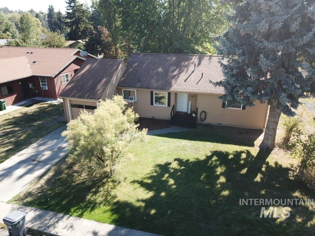 Photo of 1961 Ilene Drive, Moscow, ID 83843 (MLS # 98962773)