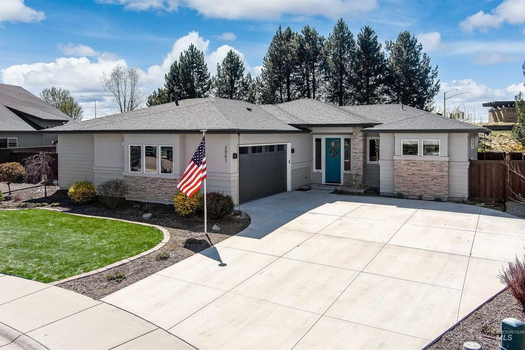 Photo of 3961 W Caragana Ct, Meridian, ID 83646 (MLS # 98979635)