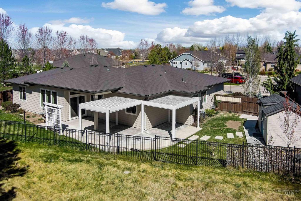 Photo of 3961 W Caragana Ct, Meridian, ID 83646 (MLS # 98979635)