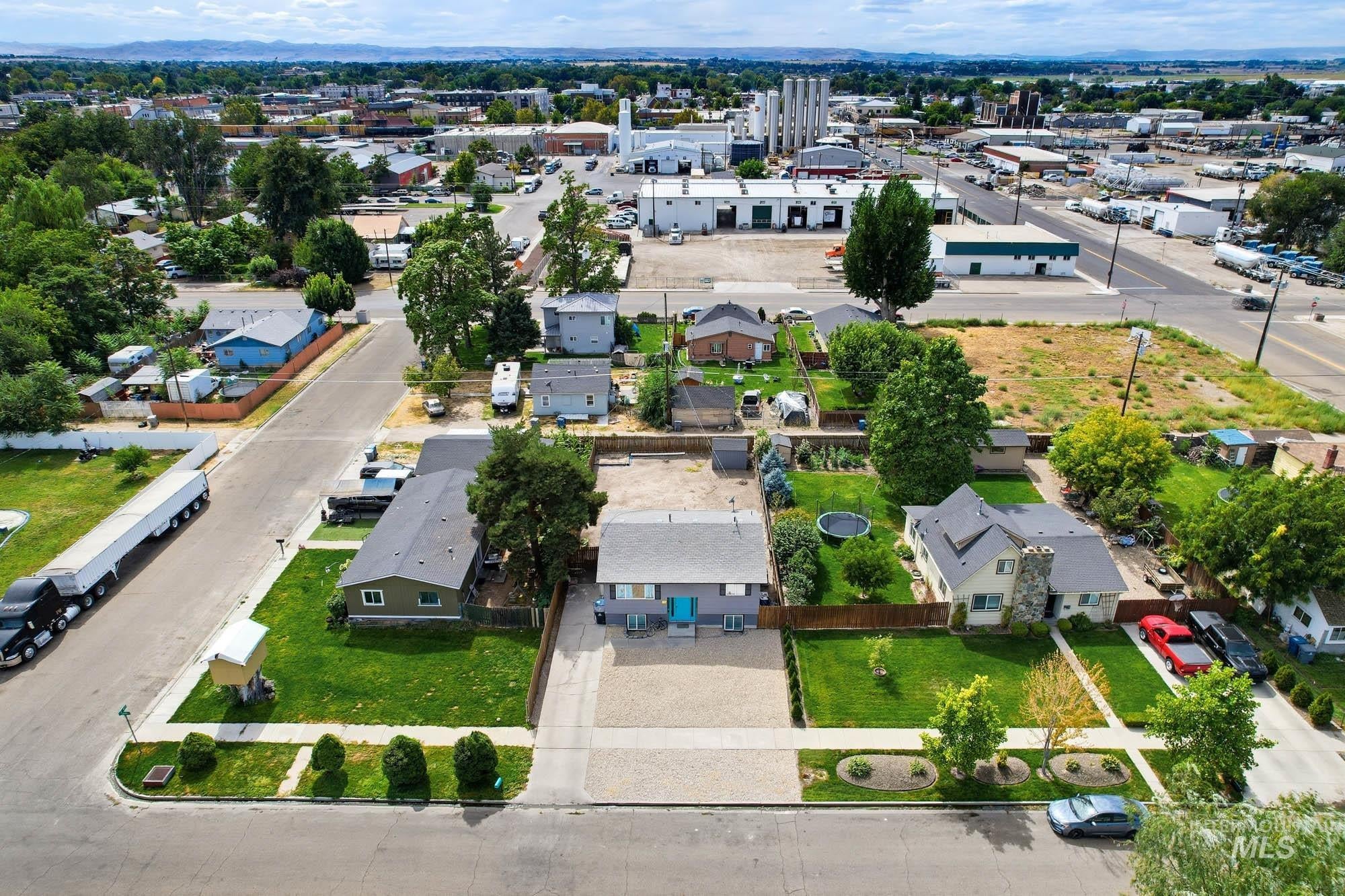 518 E Denver