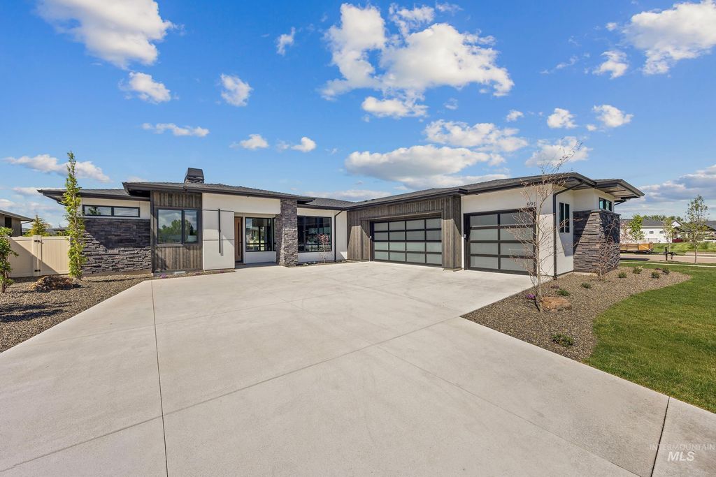 Photo of 591 N Pembina Place, Eagle, ID 83616 (MLS # 98984649)