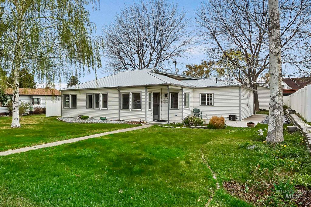 Photo of 704 E Avenue D, Jerome, ID 83338 (MLS # 98980482)