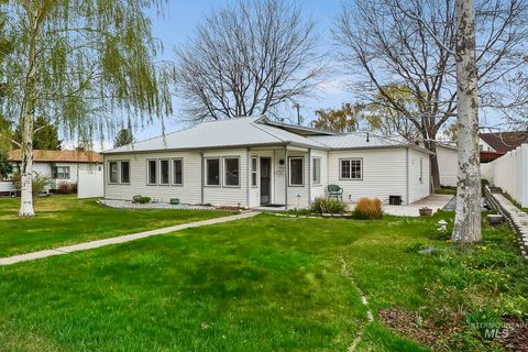 Photo of 704 E Avenue D, Jerome, ID 83338 (MLS # 98980482)