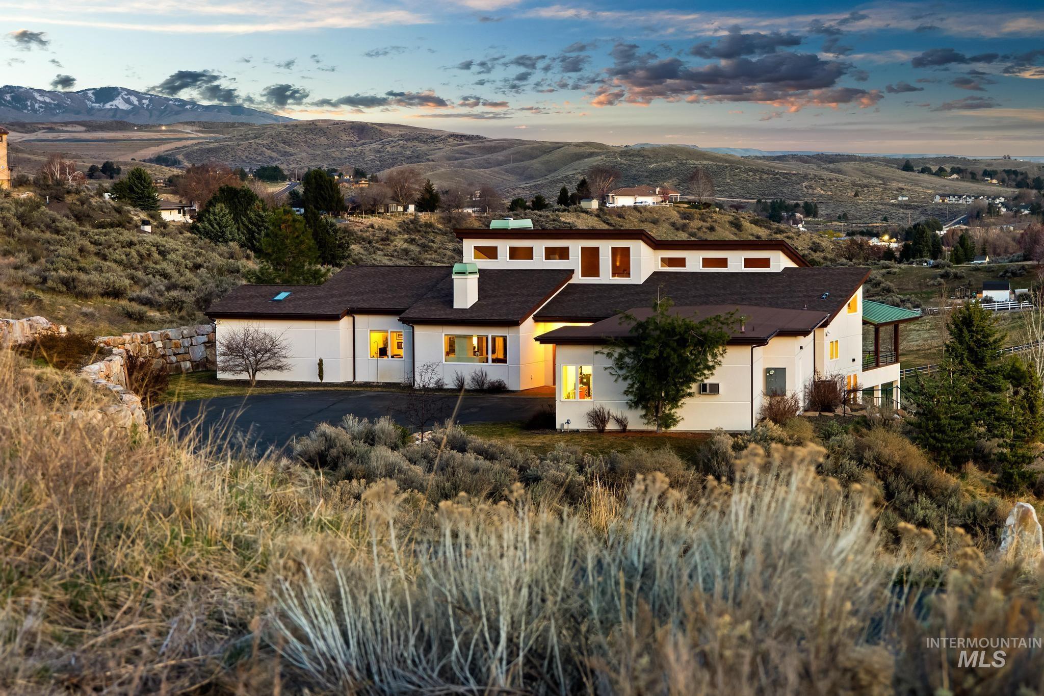 4336 N Star Vista Ln.