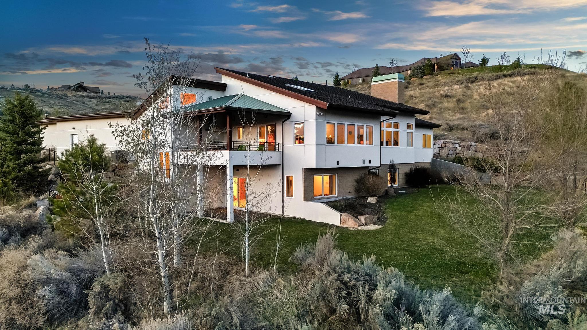 4336 N Star Vista Ln.