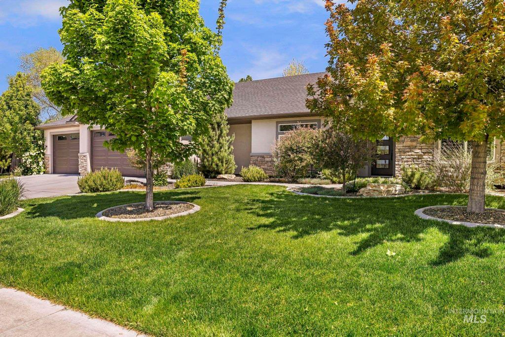 Photo of 1937 Tamarack Loop, Twin Falls, ID 83301 (MLS # 98985988)