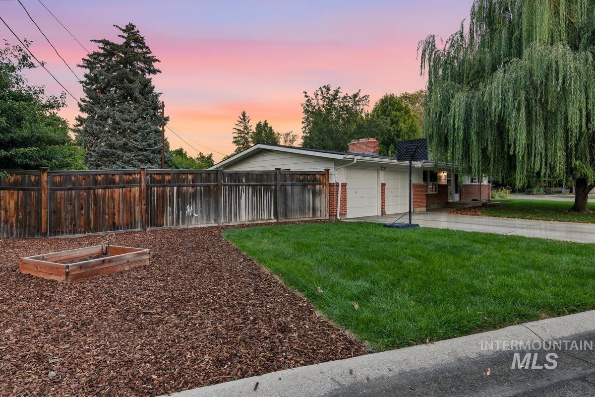 312 N Owyhee St.