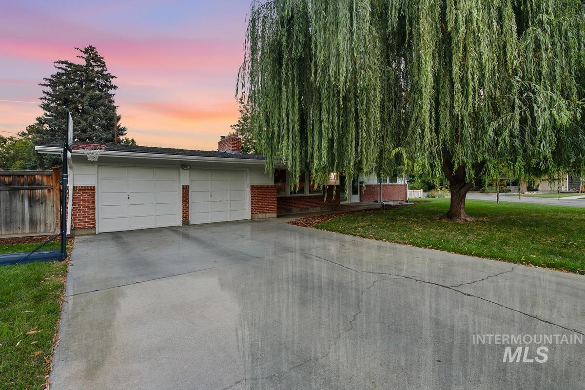312 N Owyhee St.