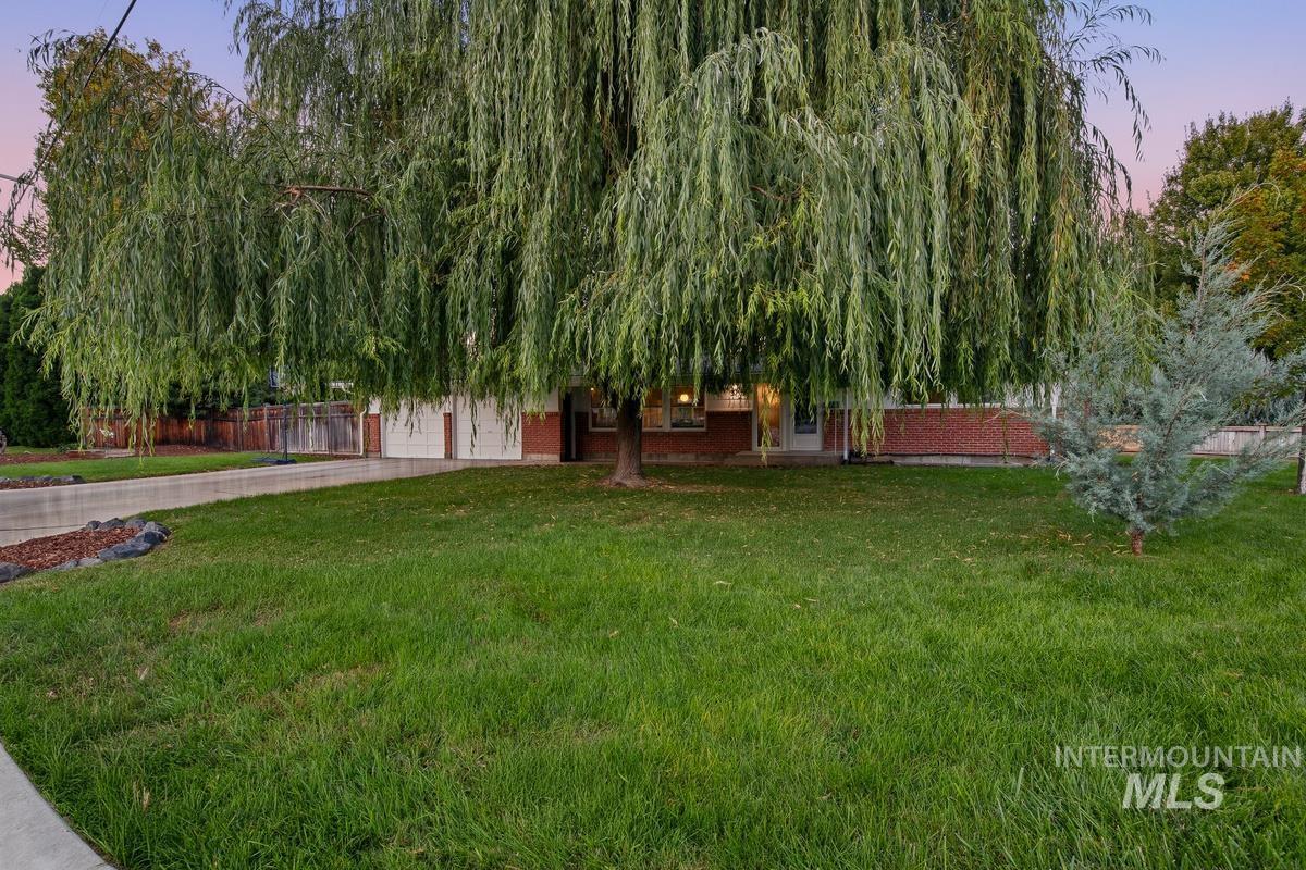 312 N Owyhee St.