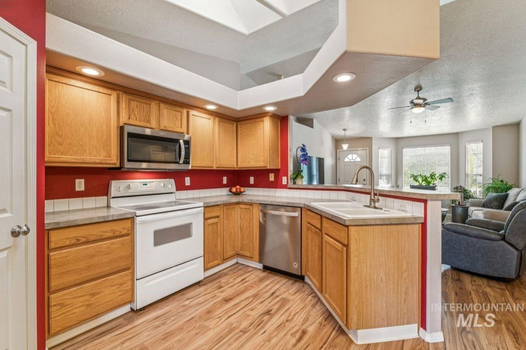 Photo of 11980 Colonial Dr, Caldwell, ID 83605 (MLS # 98981288)