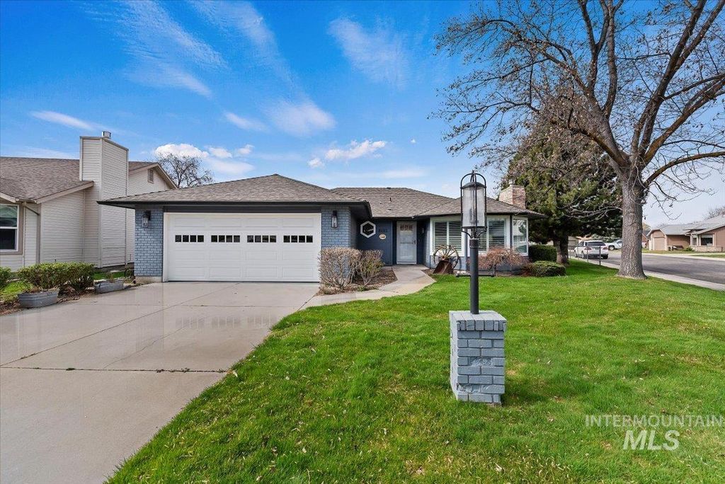 Photo of 8483 Willowcourt Drive, Garden City, ID 83714 (MLS # 98978518)