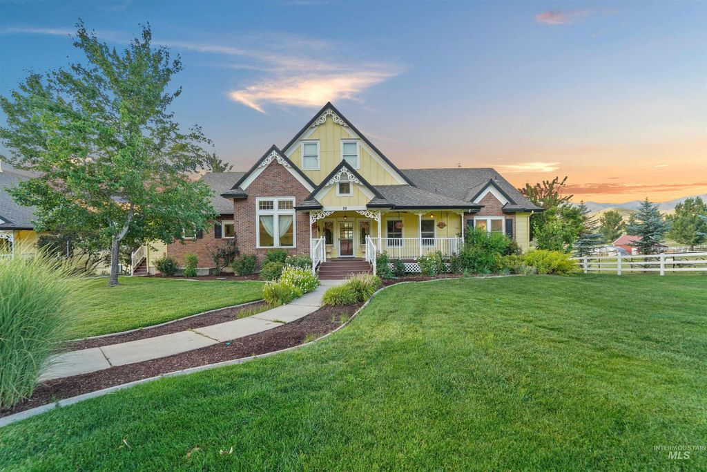 Photo of 26 Maria Dr, Horseshoe Bend, ID 83629 (MLS # 98975804)