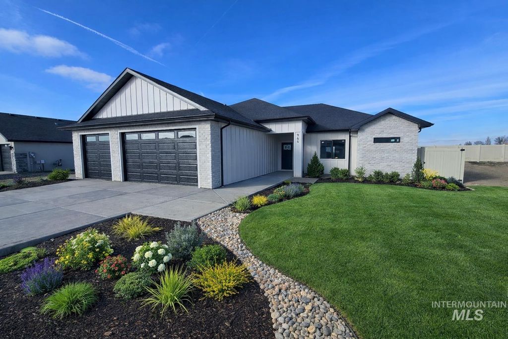 Photo of 966 Adamite Road, Kimberly, ID 83341 (MLS # 98972435)