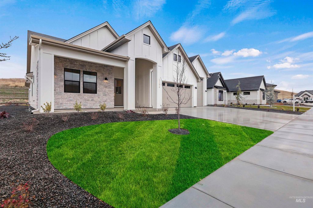 Photo of 5394 W Haughburn Dr, Eagle, ID 83616 (MLS # 98970267)