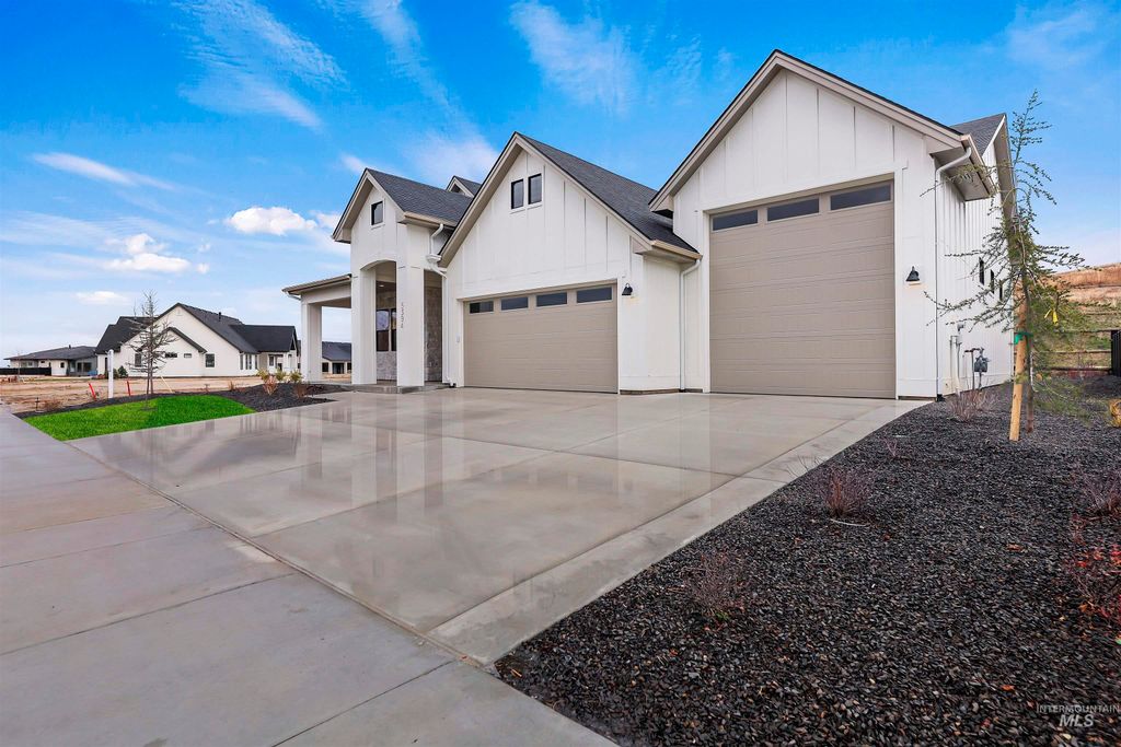Photo of 5394 W Haughburn Dr, Eagle, ID 83616 (MLS # 98970267)