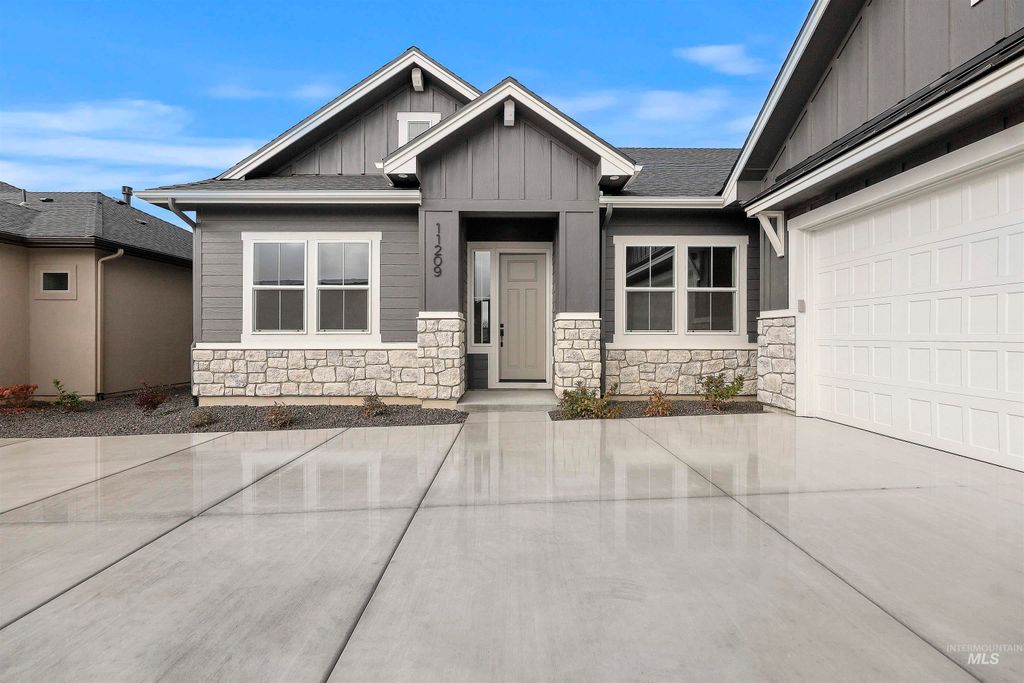 Photo of 11209 S Corballis Ln, Kuna, ID 83634 (MLS # 98983339)