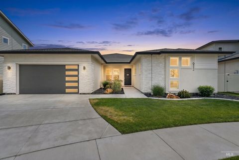 Photo of 6112 S Phoebe Pl, Meridian, ID 83642 (MLS # 98986129)