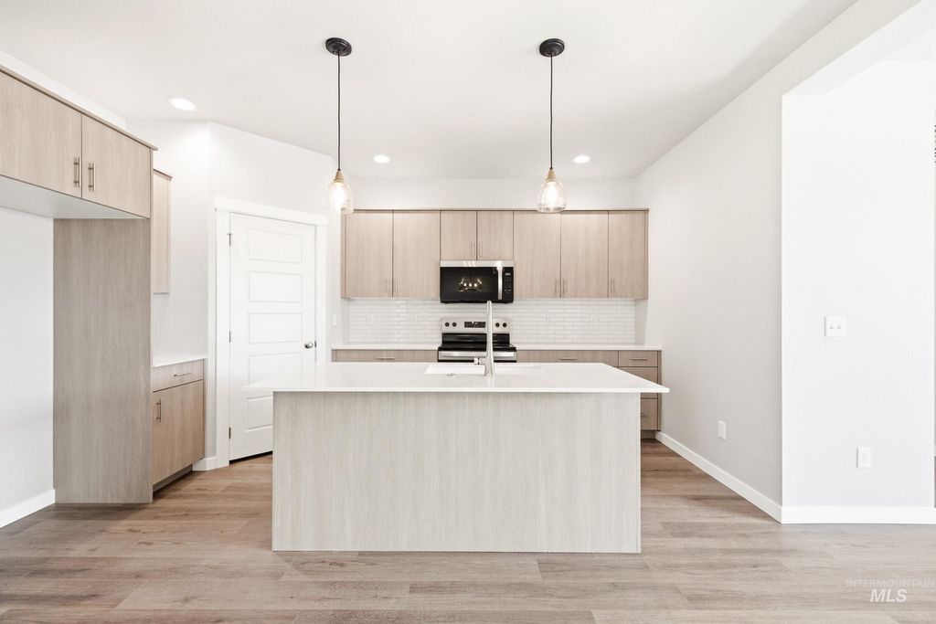 Photo of 6674 W Redwood Creek Dr, Meridian, ID 83646 (MLS # 98981849)