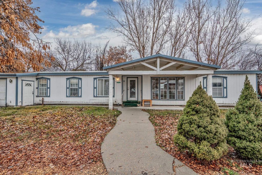 Photo of 502 E Idaho St #C, New Plymouth, ID 83655 (MLS # 98970323)