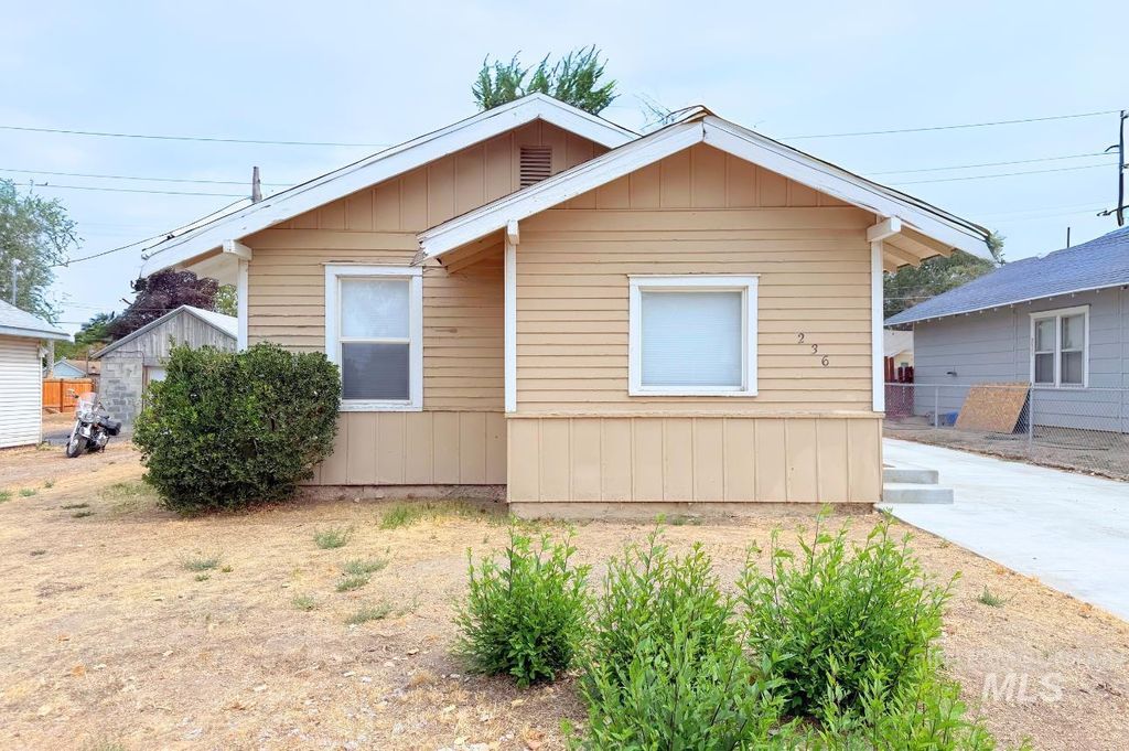 Photo of 236 Van Buren, Twin Falls, ID 83301 (MLS # 98958667)