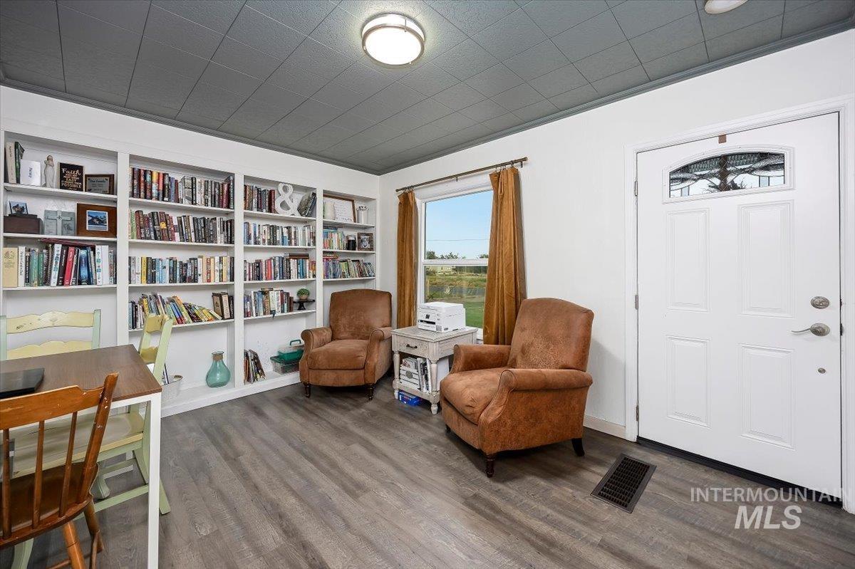 1235 South Park Ave W