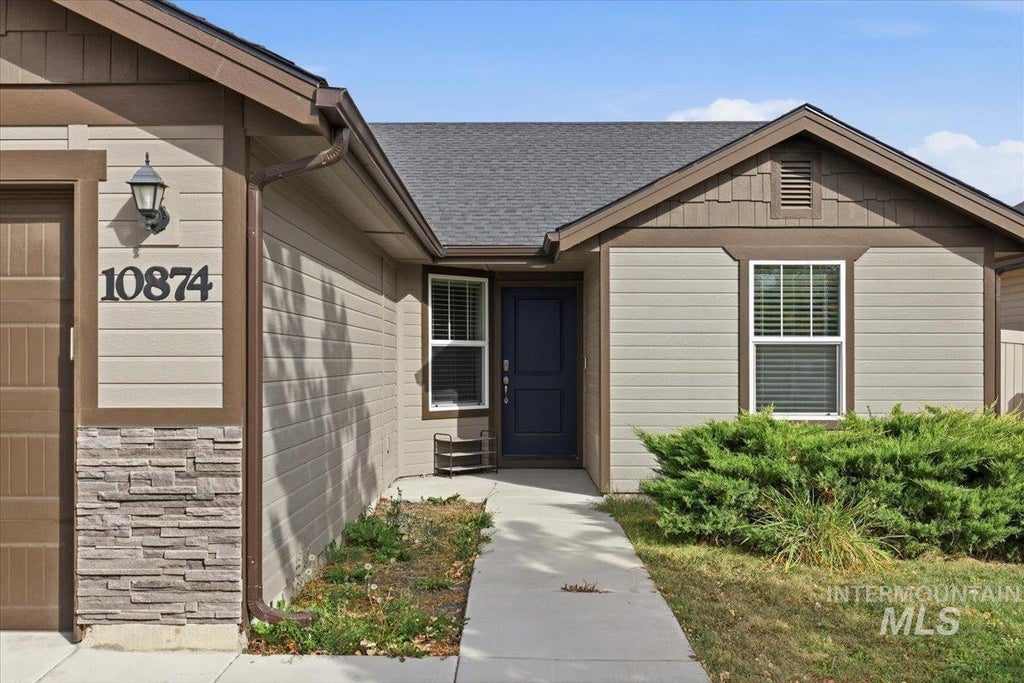Photo of 10874 Armuth St, Caldwell, ID 83605 (MLS # 99004155)