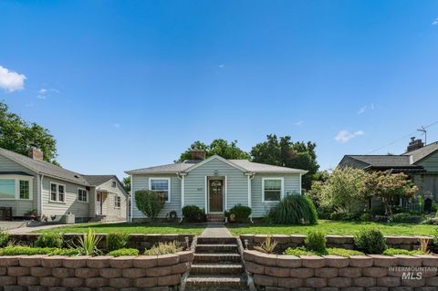 Photo of 907 3rd St, Lewiston, ID 83501 (MLS # 98982829)