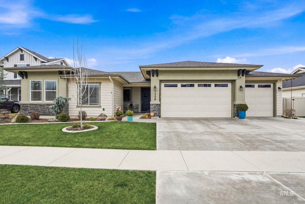 Photo of 1229 W Elias Dr, Meridian, ID 83642 (MLS # 98977971)