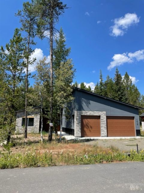 Photo of 13 Bay View Dr, Donnelly, ID 83615 (MLS # 98972847)