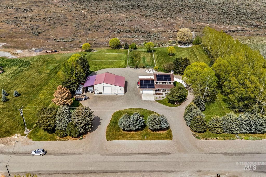 Photo of 12 Huyser Dr, Shoshone, ID 83352 (MLS # 98984963)
